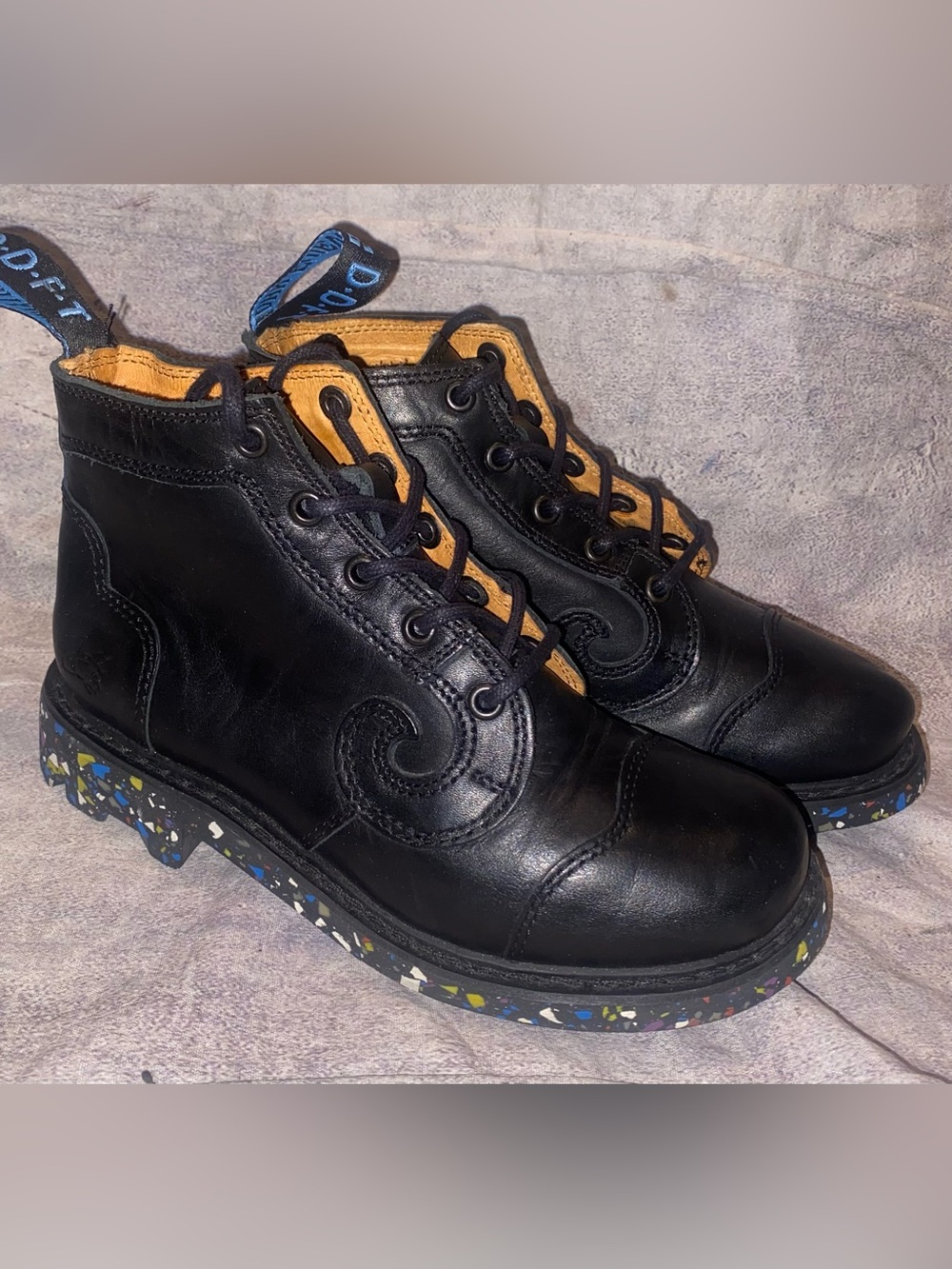 John Fluevog Angel Derby 5 Eyelet Combat Boots Lug Sole Black Leather Lace Up 6